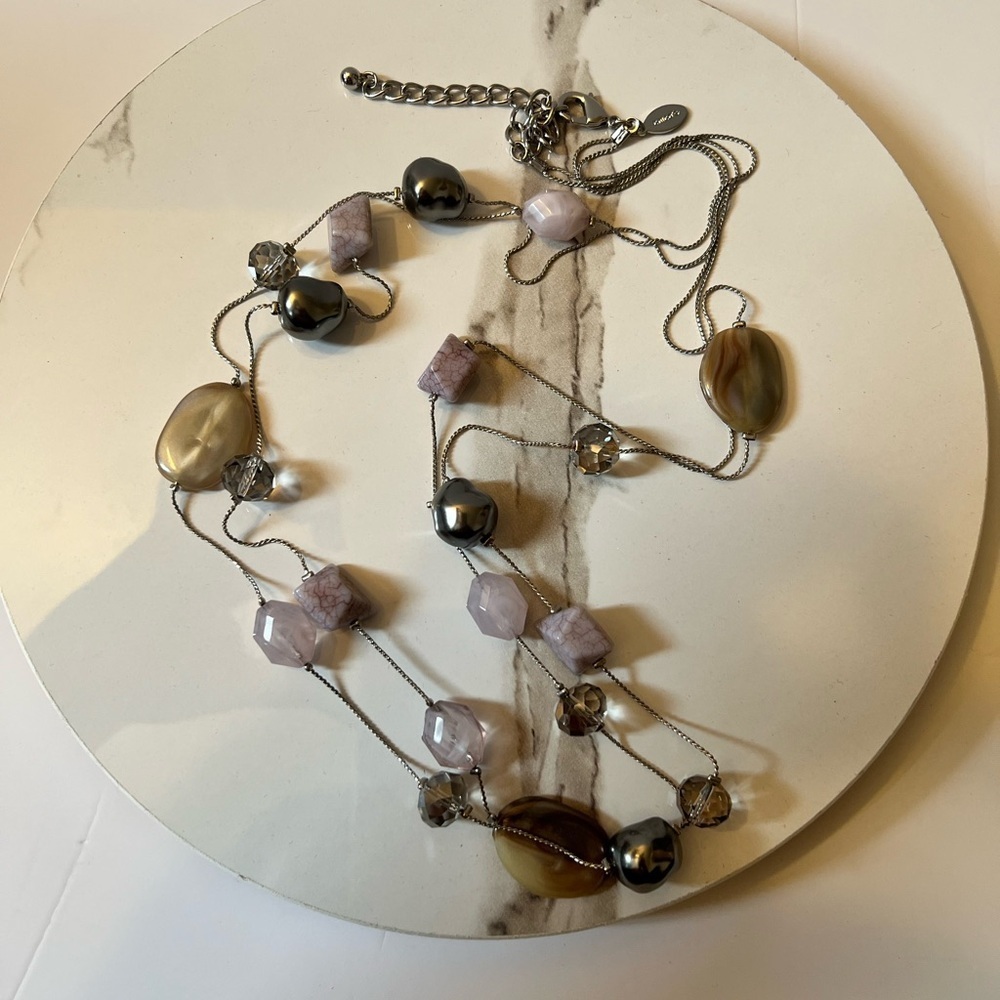 Elegant Multi-Color Beaded Necklace - Picture 2 of 5